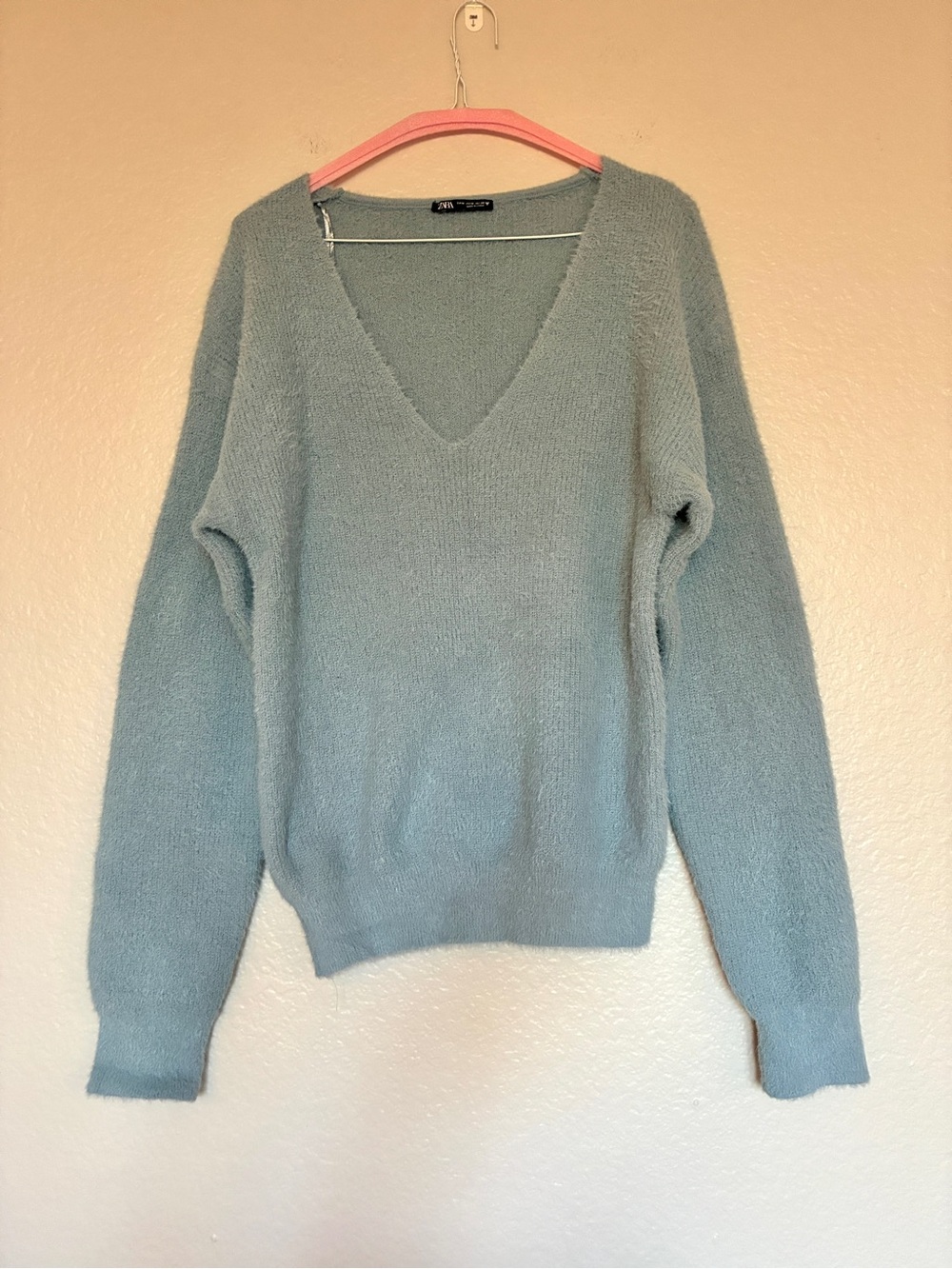 Zara Women's V-Neck Sweater Light Blue Size M Fuzzy Oversized Fall Winter Y2K